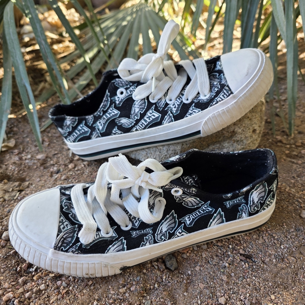 Philadelphia Eagles Women's Low Top Sneakers Repeat Pattern NFL Fan Shoes Size 7